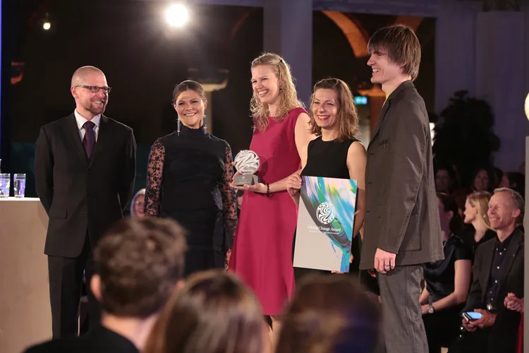 _E2_82_AC150_2C000+Winner-+An+online+marketplace+for+textile+leftovers